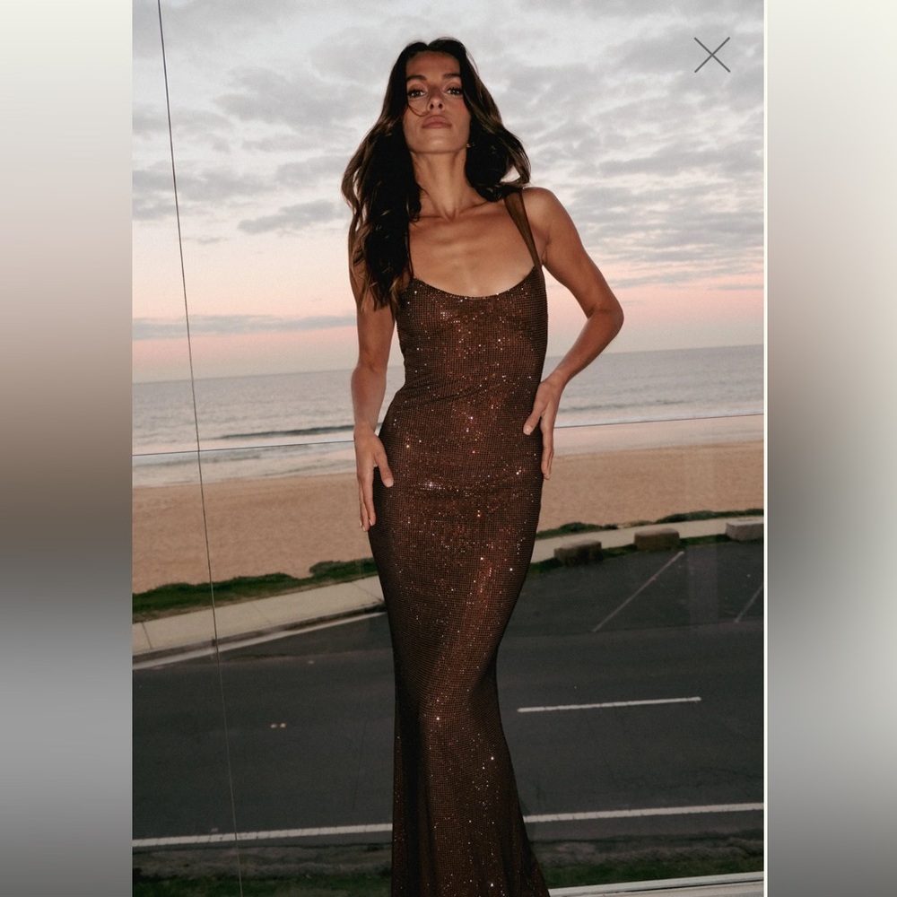 SOLD OUT IN STORES 
MESHKI JASMYN DRESS